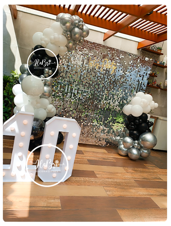 Decoraciones shimmer wall plateado