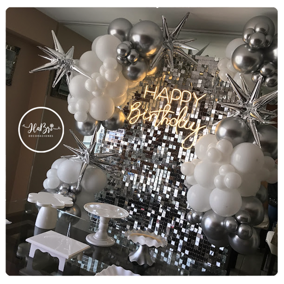 Decoraciones shimmer wall plateado